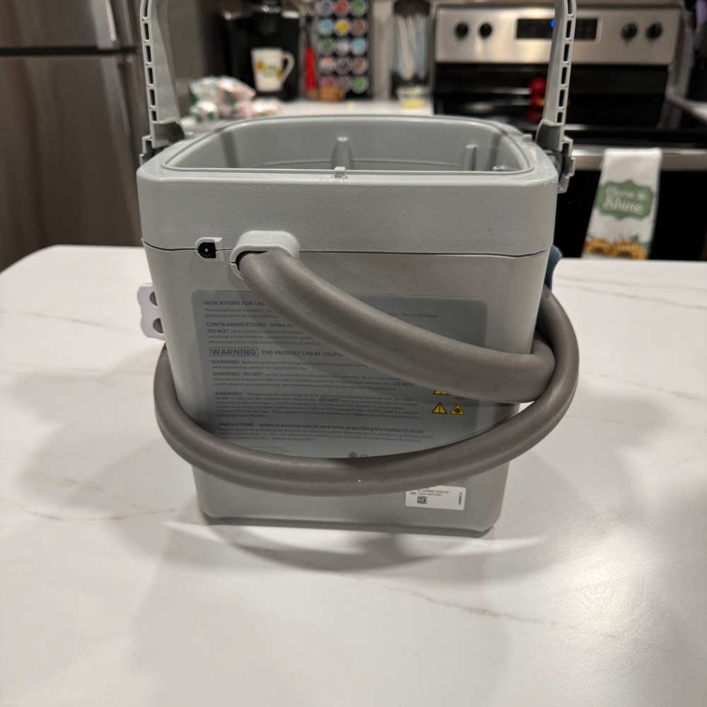 DonJoy IceMan Classic Cold Therapy Unit - Picture 2 of 13